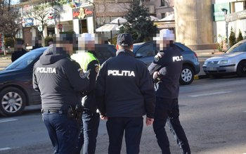Scandal oprit de polițiști aflați …
