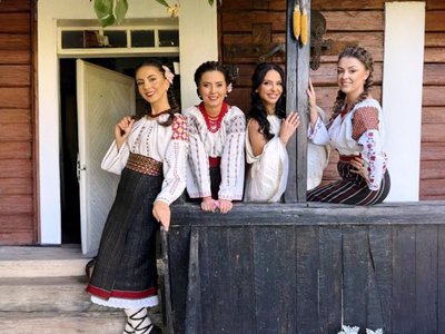 Francisca lansează „La mama fată”, …