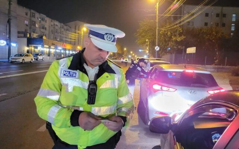 Peste 40 de permise reținute de polițiști în weekendul care a trecut