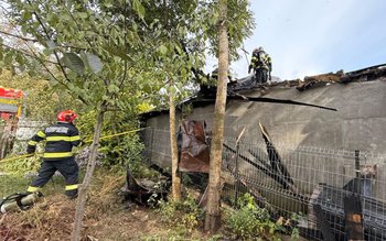 Bunurile dintr-o anexă și acoperișul …