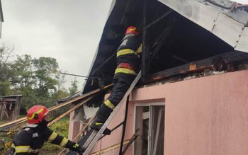 Descoperire macabră după stingerea unui …