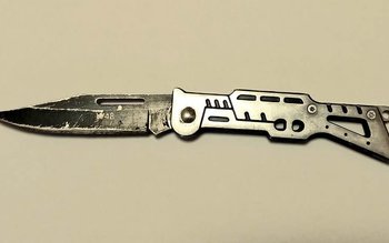 Tânăr de 19 ani care …