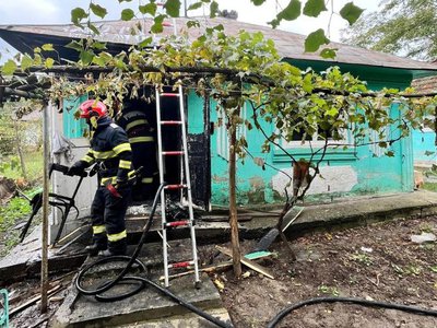 Incendiu la Șendriceni. Bunurile dintr-o …