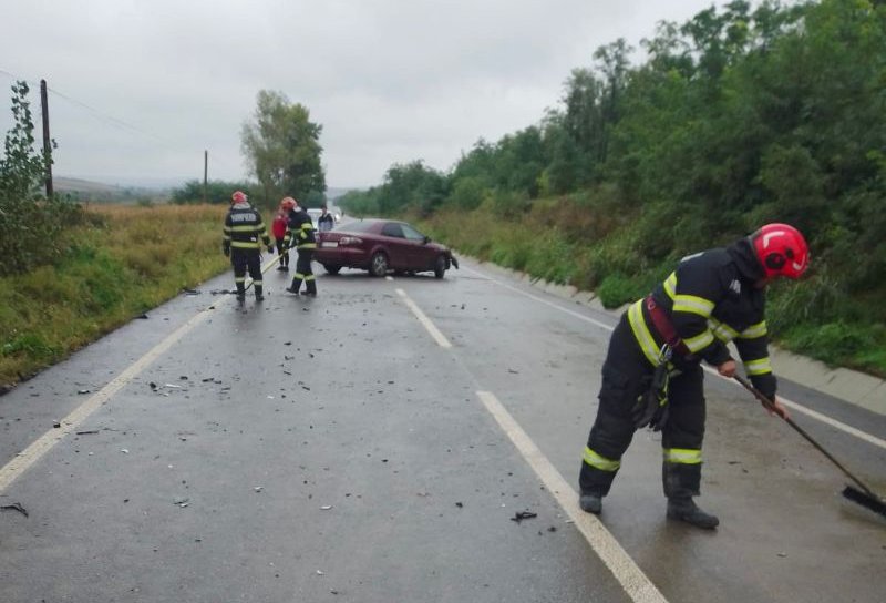 Accident! Două mașini s-au izbit între Trușești și Buhăceni