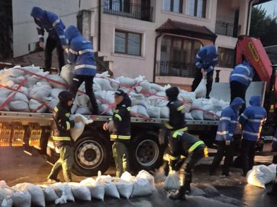 Pompierii botoșăneni intervin în sprijinul …