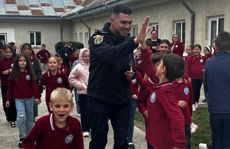 Polițiștii din Hlipiceni le-au vorbit copiilor despre siguranță