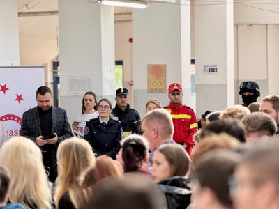 215 participanți la Bursa Locurilor …