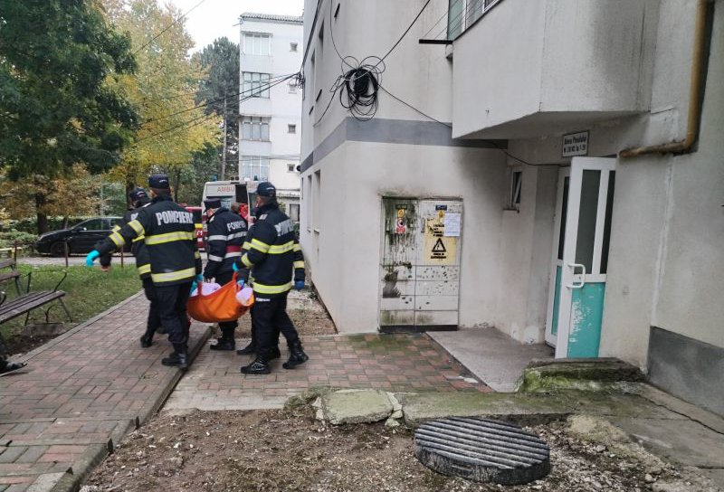 Femeie din Dorohoi aflată în stare gravă, transportată la spital cu ajutorul pompierilor