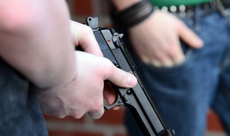 Peste 30 de deținătorii de arme verificați de polițiști