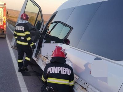 Accident rutier între un autoturism …