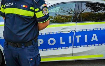 Peste 40 de permise de …