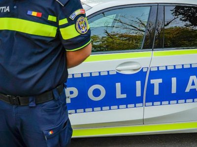 Peste 40 de permise de …