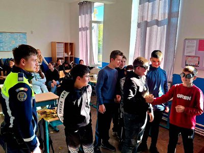 Activități de siguranță școlară cu …
