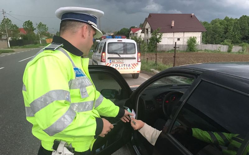 Tânăr de 21 de ani depistat la volan deși nu avea permis de conducere