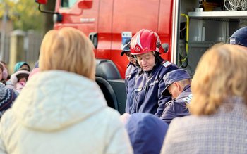 Pompierii le-au vorbit elevilor despre …