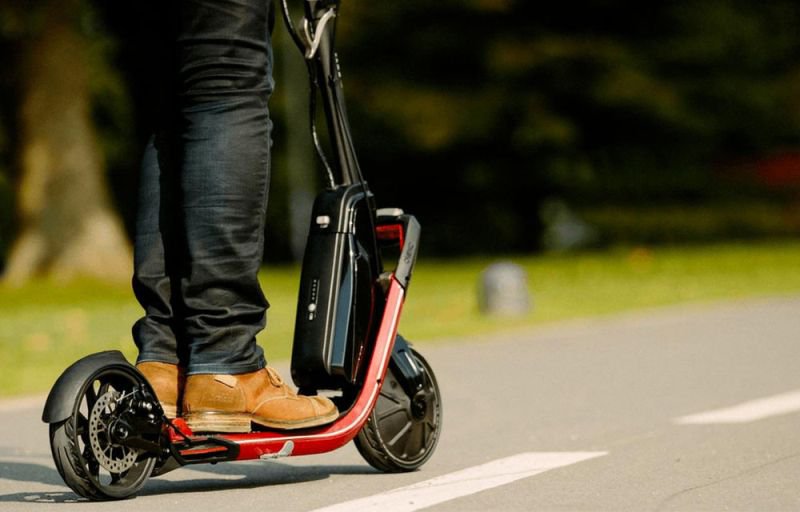 Românii vor plăti asigurare RCA şi pentru trotinetele electrice, bicicletele electrice şi alte vehicule