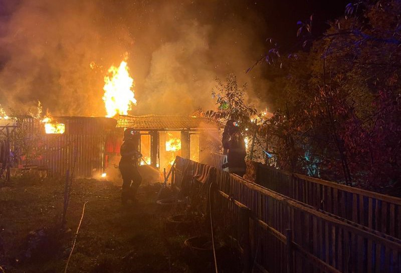 Un bărbat din Coțușca a rămas fără acoperiș deasupra capului în urma unui incendiu