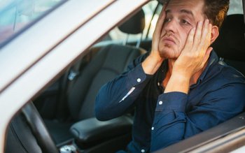 I-a încredințat mașina unui prieten …