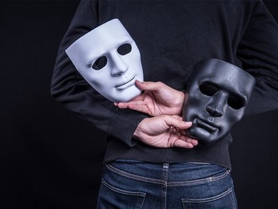 „Dă-ți masca jos!” Super Party …