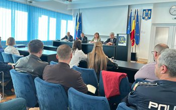 Întâlnire a polițișilor cu reprezentanții …