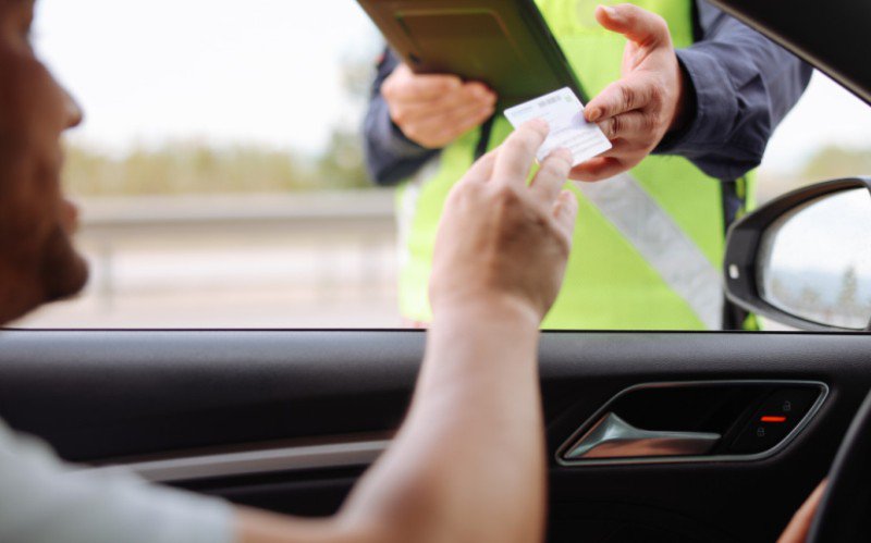 Anunț pentru șoferii care merg în Bulgaria. Legislația rutieră s-a modificat. Se achită amenda pe loc cu cardul