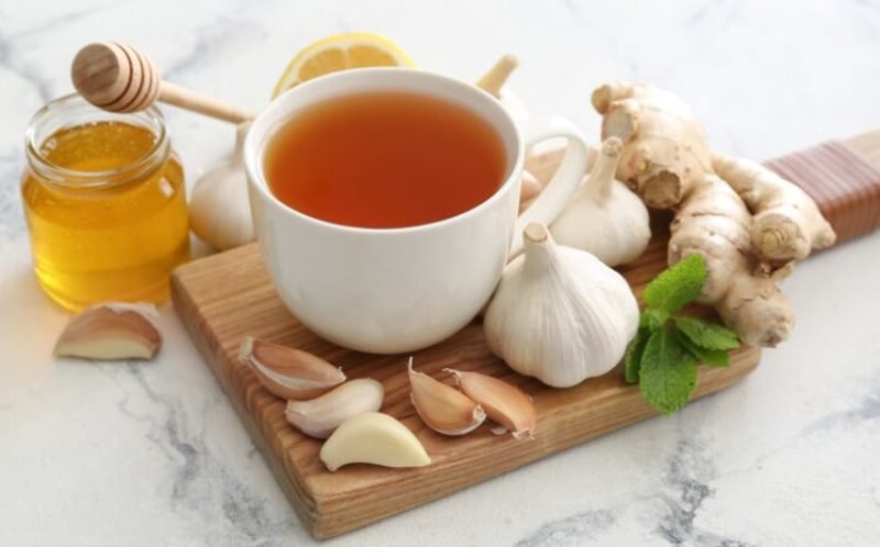 Ceaiuri care combat răceala și gripa: 7 remedii naturale de nelipsit iarna