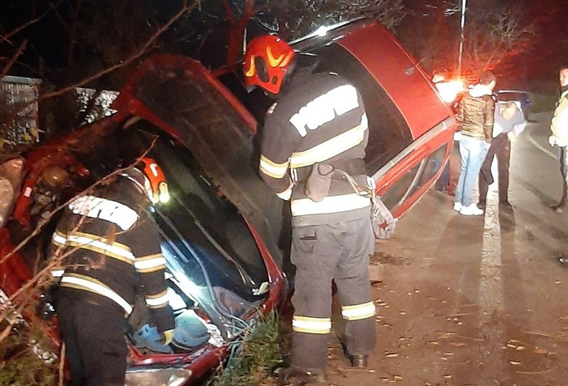 Accident la Vorona! Un bărbat de 60 de ani s-a răsturnat cu mașina în afara părții carosabile