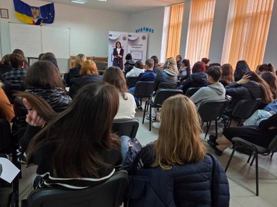 Navigând printre emoții-proiect derulat la …