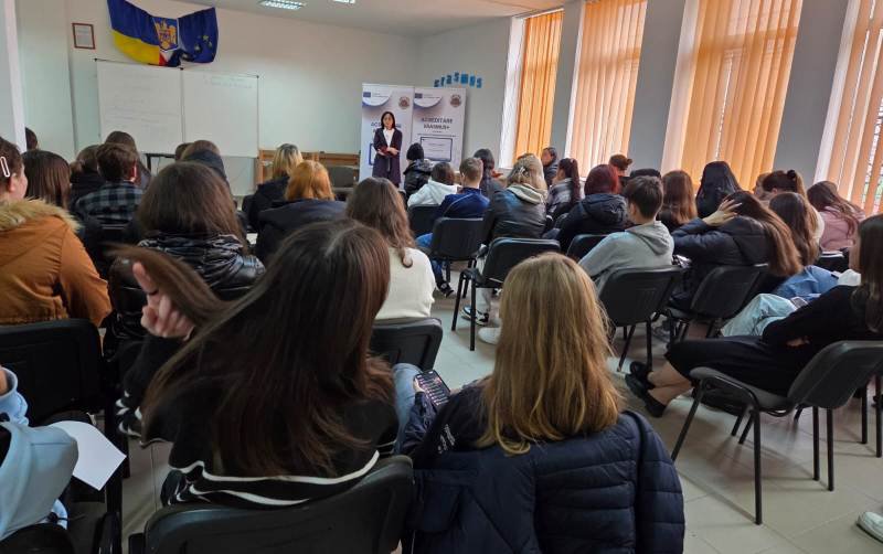 Navigând printre emoții-proiect derulat la Liceul „Regina Maria”, Dorohoi