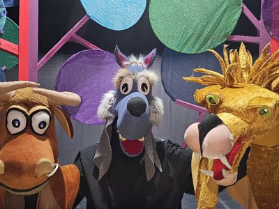 „Întâmplări din Pădurea Veselă” la …