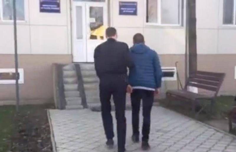 Tânăr reținut pentru mai multe furturi