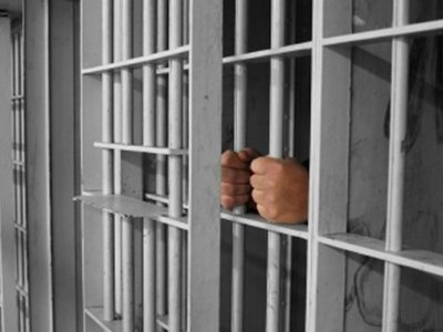 Condamnat la 9 luni de …