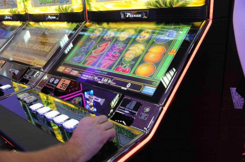 Aparate de joc exploatate ilegal, descoperite de polițiștii botoșăneni în urma unui control