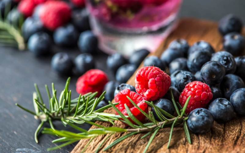 Fructe de Pădure: Sănătate, Antioxidanți și Nutrienți Esențiali