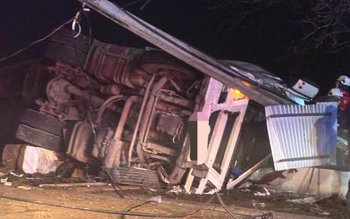 Bărbat rănit după ce tirul …