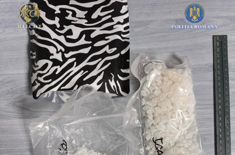 Bărbat cercetat pentru efectuarea, fără drept, de operațiuni cu produse susceptibile de a avea efecte psihoactive