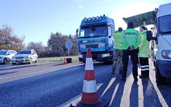 Trei camioane imobilizate din cauza …