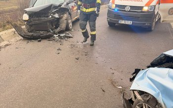 Trei persoane au ajuns la …