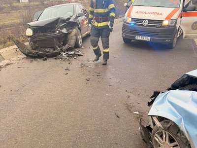 Trei persoane au ajuns la …