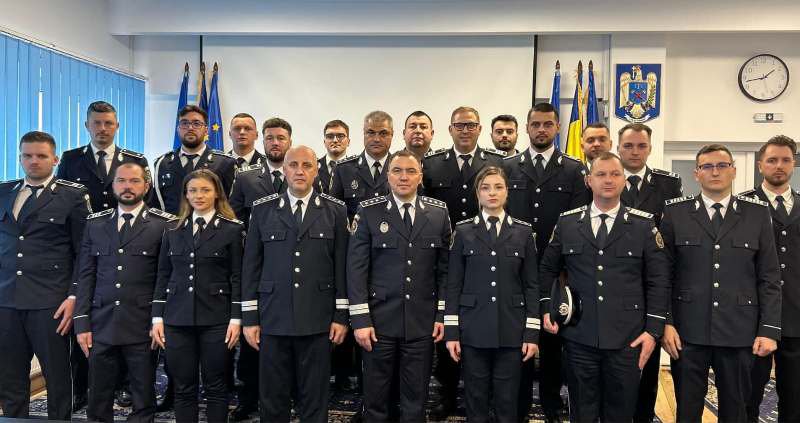 Polițiști avansați înainte de termen cu ocazia Zilei Nationale a României