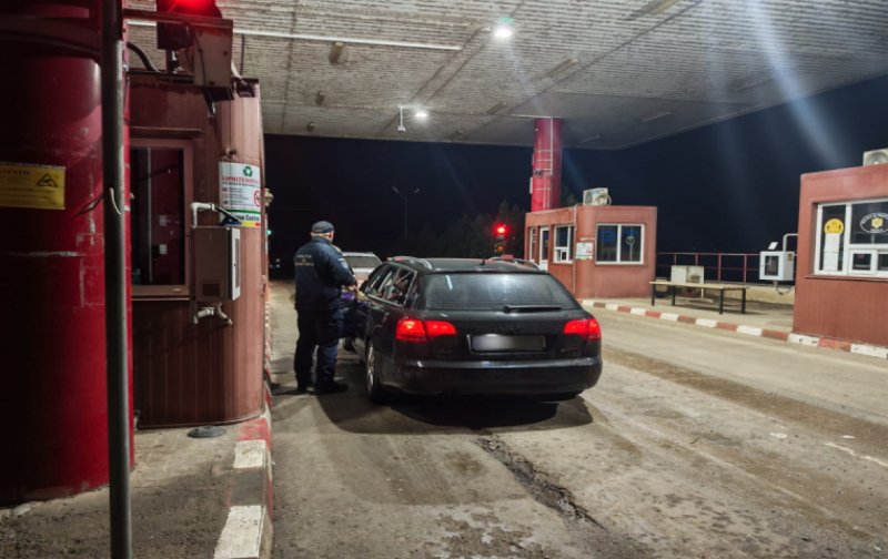 Femeie de 49 de ani, urmărită internațional pentru trafic de persoane, depistată de polițiștii de frontieră la Stânca