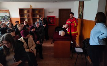 Peste 80 de asistenți sociali …