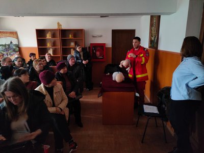 Peste 80 de asistenți sociali …