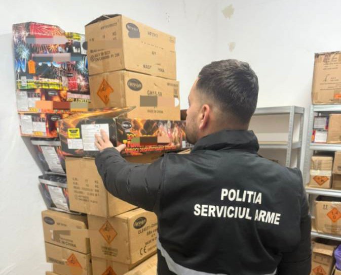 Peste o tonă jumătate de articole pirotehnice confiscate de polițiștiii botoșăneni