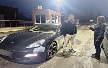 Autoturism de lux radiat din …