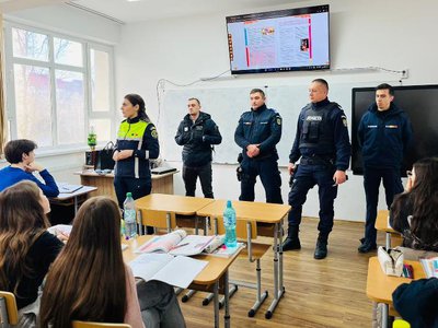 Acțiuni preventive efectuate de polițiști …