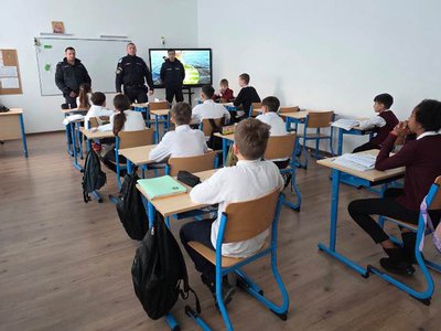 Activități preventiv-educative desfăsurate de jandarmi …