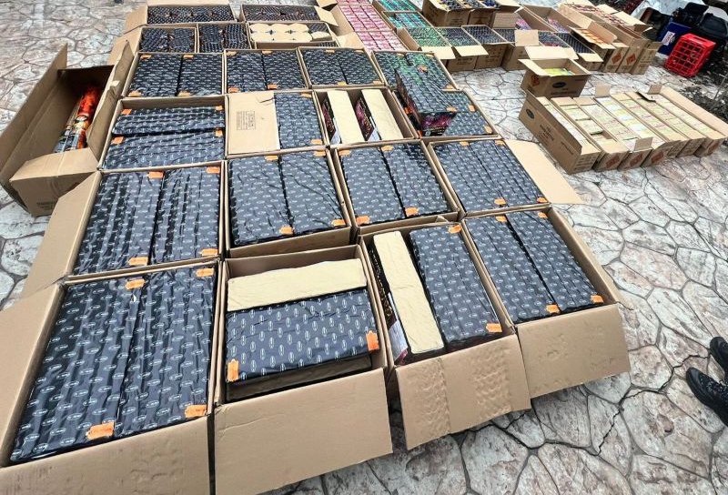 Aproximativ 9500 de articole pirotehnice ridicate de polițiști la Botoșani