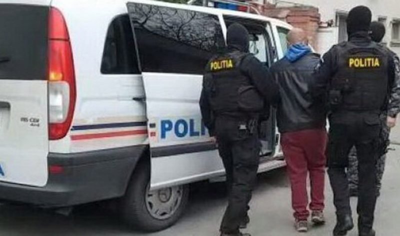 Mandat de executare a pedepsei cu închisoarea pus în aplicare de polițiști