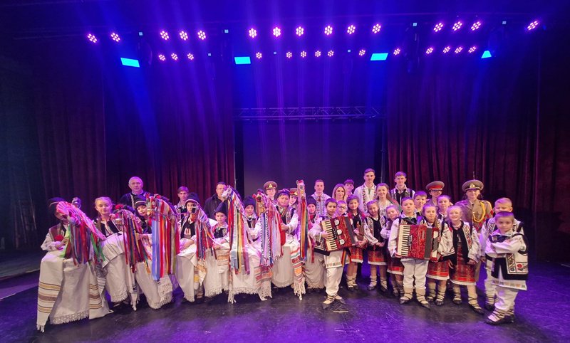 Marele Trofeu obținut de Ansamblul Folcloric „Junii Suharăului”, la Festivalul Concurs „Dulci graiuri românești” - FOTO